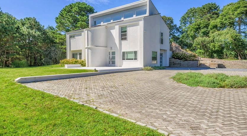 Photo of The Little Sparrow