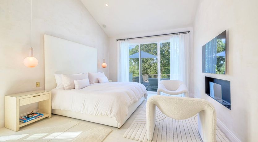 Photo of The Little Sparrow