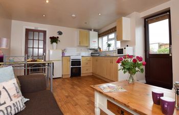 1 Bed in West Huntspill Holiday Cottage