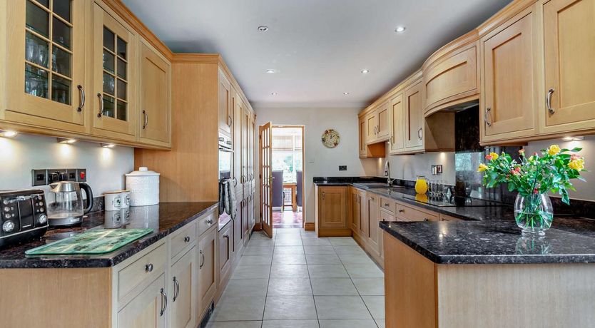 Photo of 4 Bed in Ashford