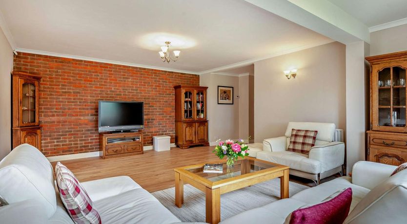 Photo of 4 Bed in Ashford