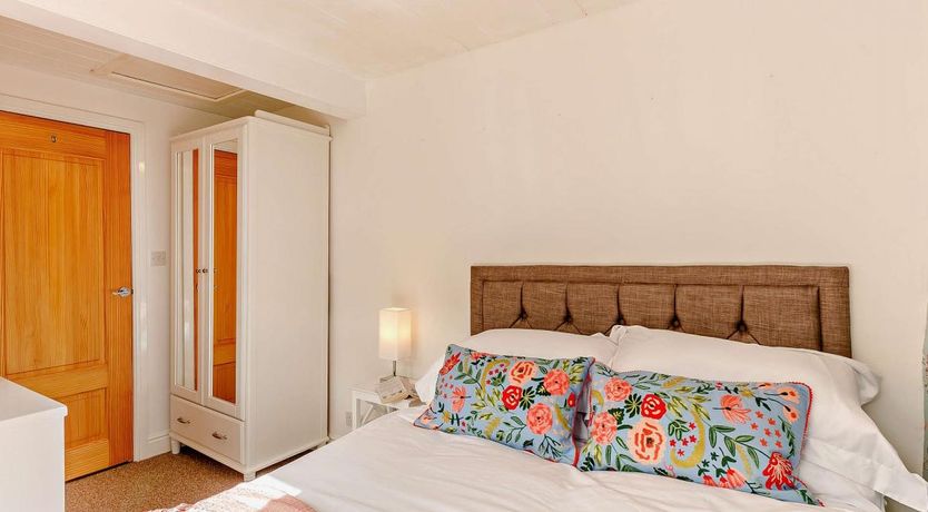 Photo of 3 Bed in Holmfirth