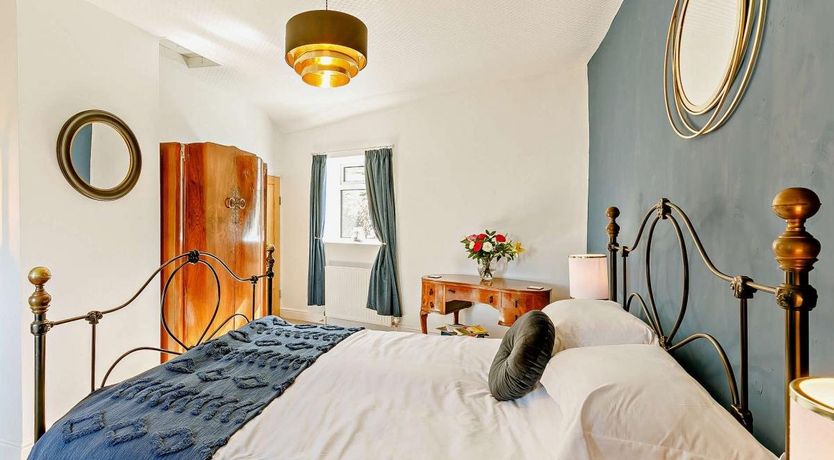 Photo of 3 Bed in Holmfirth