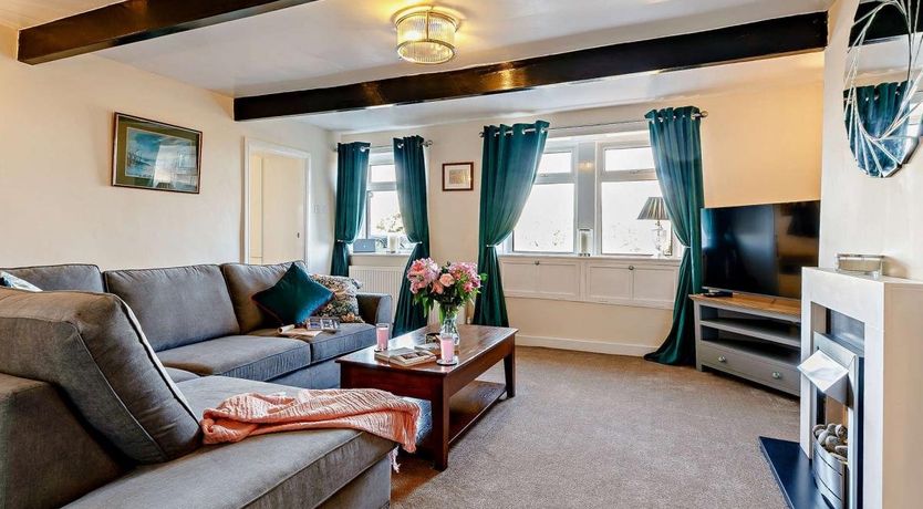 Photo of 3 Bed in Holmfirth