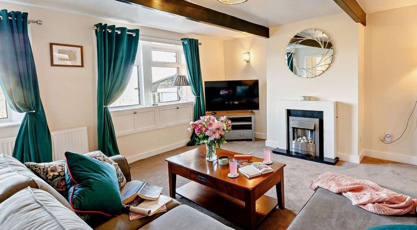 Photo of 3 Bed in Holmfirth