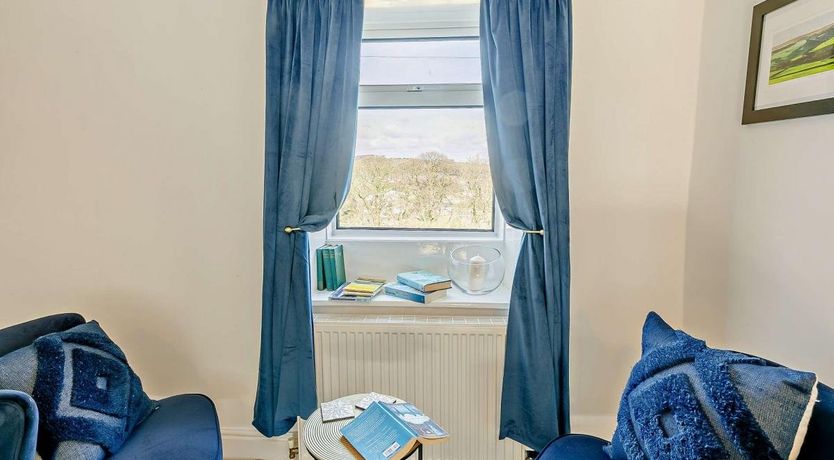 Photo of 3 Bed in Holmfirth