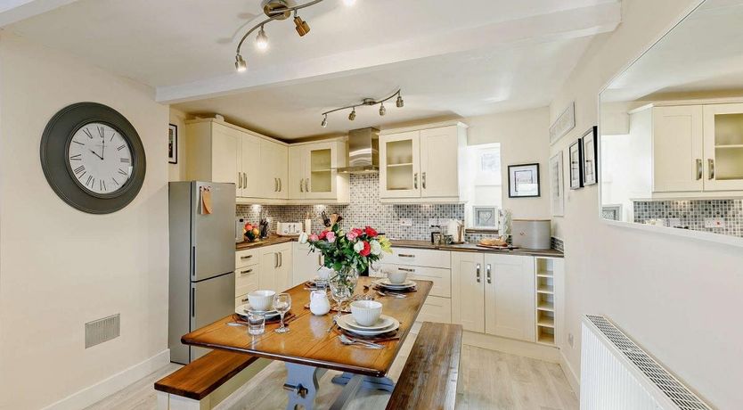 Photo of 3 Bed in Holmfirth