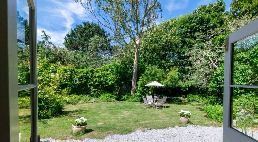 Photo of 2 Bed in St Day