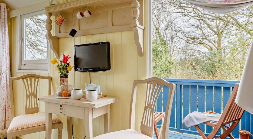 Photo of 1 Bed in Trebursye