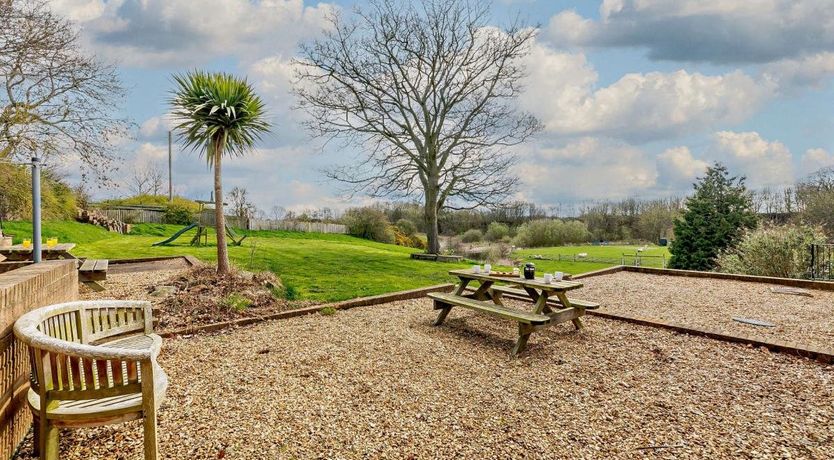 Photo of 6 Bed in Ellington