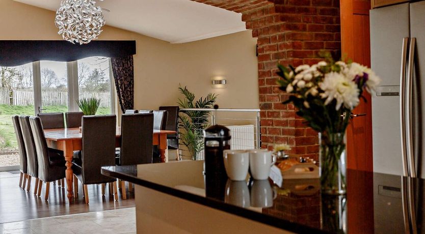 Photo of 6 Bed in Ellington