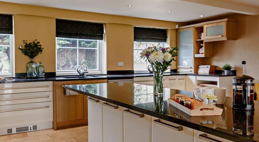 Photo of 6 Bed in Ellington