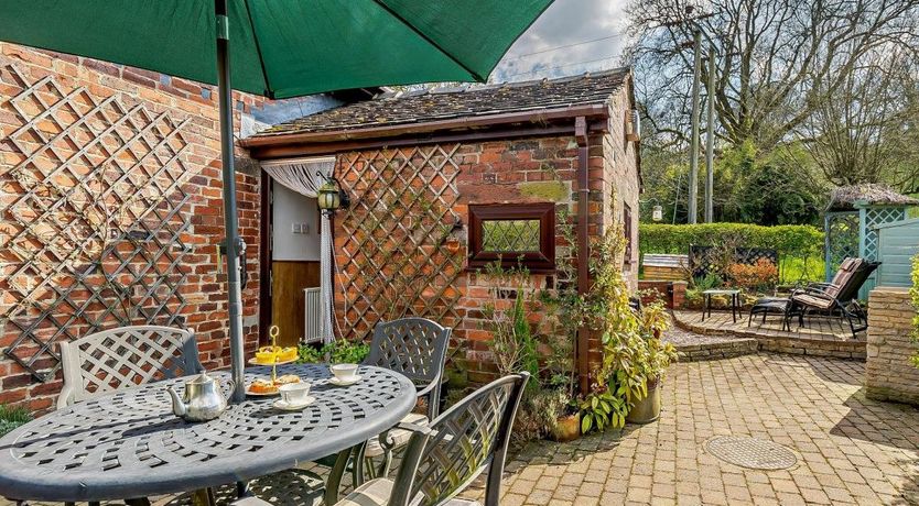 Photo of 1 Bed in Rushton Spencer