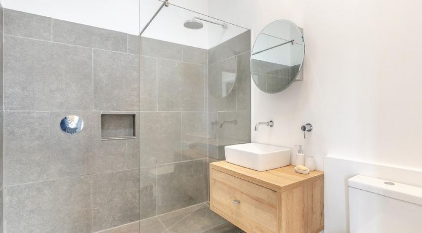 Photo of 2 Bed in Collington