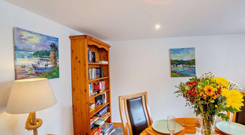 Photo of 2 Bed in Aberdesach