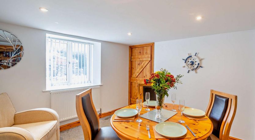 Photo of 2 Bed in Aberdesach