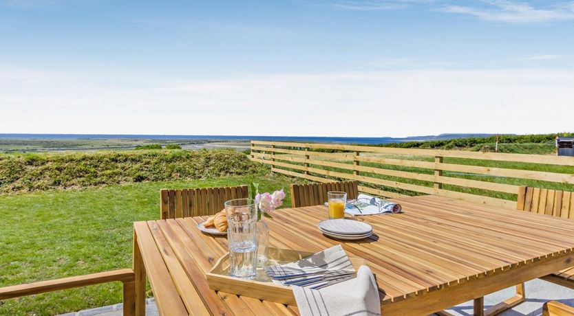 Photo of 4 Bed in Appledore