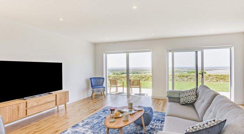 Photo of 4 Bed in Appledore