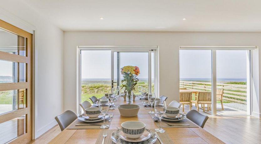 Photo of 4 Bed in Appledore