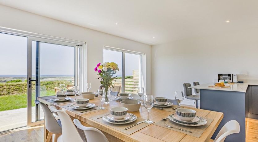 Photo of 4 Bed in Appledore