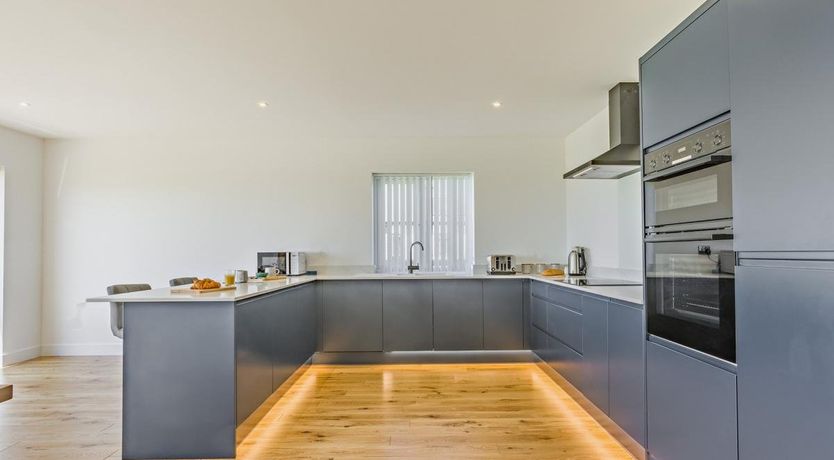 Photo of 4 Bed in Appledore