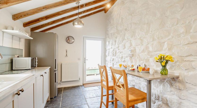 Photo of 6 Bed in Harlech