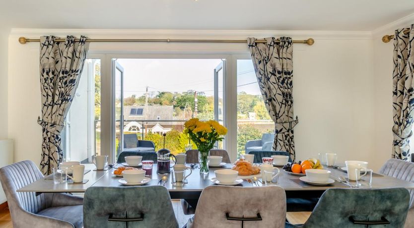 Photo of 4 Bed in Northam