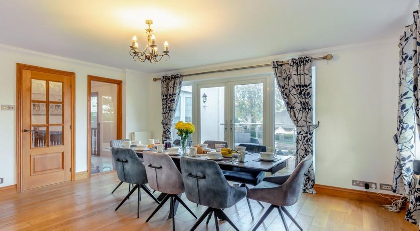 Photo of 4 Bed in Northam