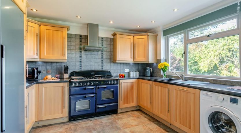 Photo of 4 Bed in Northam