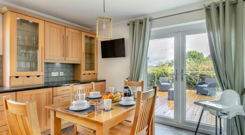 Photo of 4 Bed in Northam