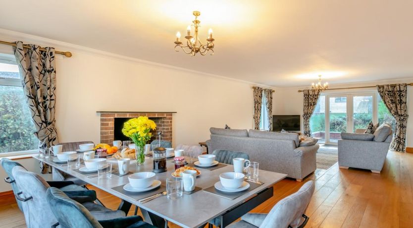 Photo of 4 Bed in Northam