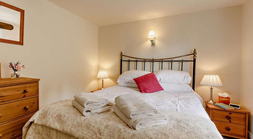 Photo of 3 Bed in East Chinnock