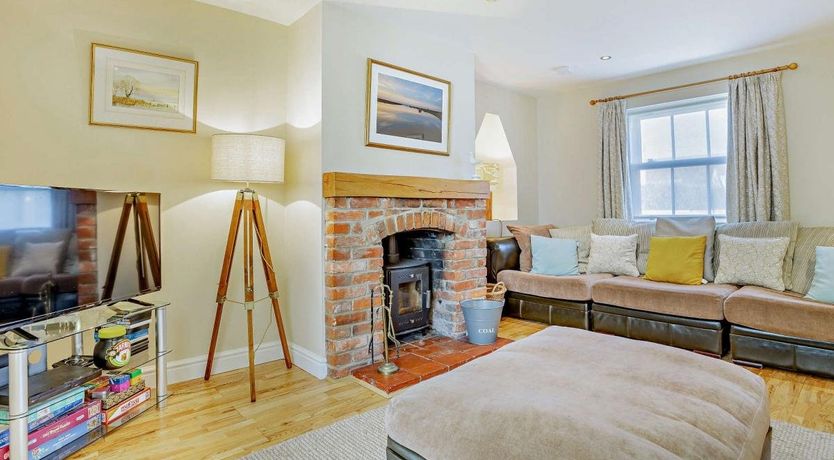 Photo of 4 Bed in Docking