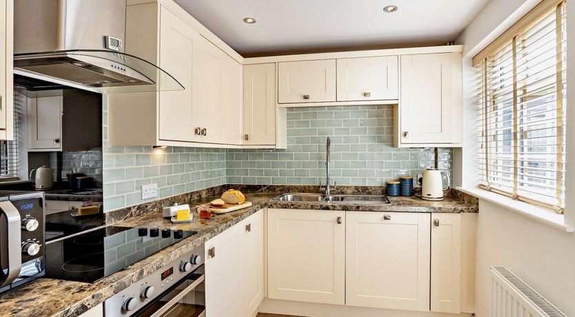 Photo of 4 Bed in Docking