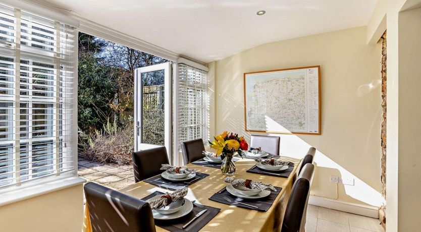 Photo of 4 Bed in Docking