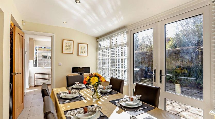 Photo of 4 Bed in Docking