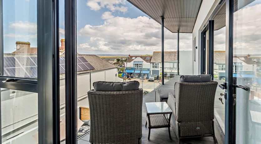 Photo of 6 Bed in Bideford