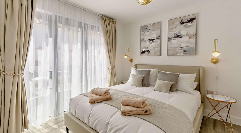 Photo of 6 Bed in Westward Ho