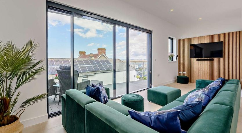 Photo of 6 Bed in Westward Ho