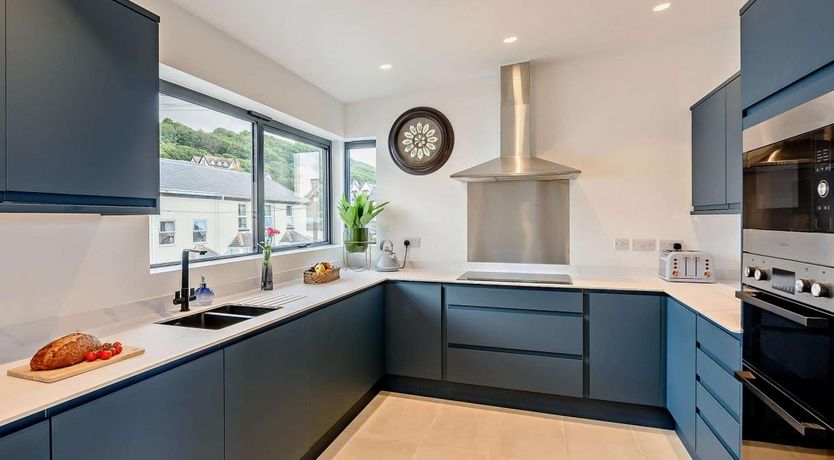 Photo of 6 Bed in Westward Ho