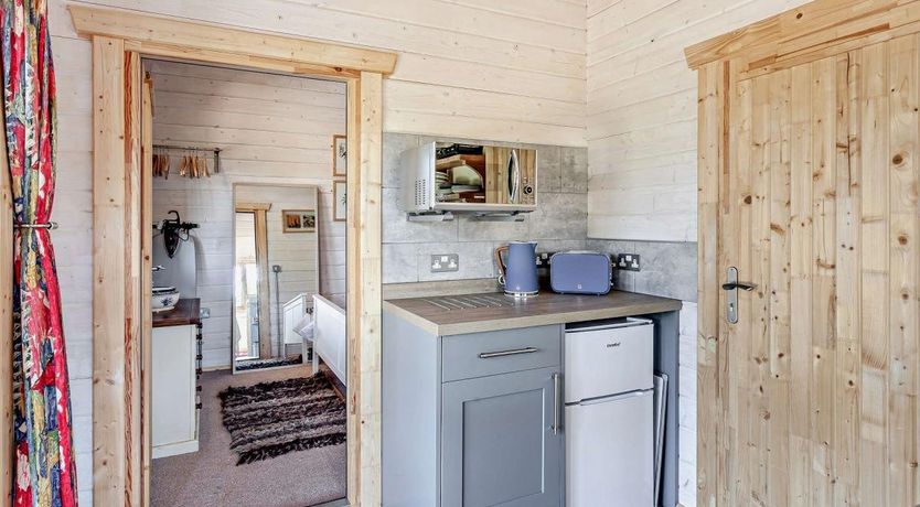 Photo of 1 Bed in Claverham