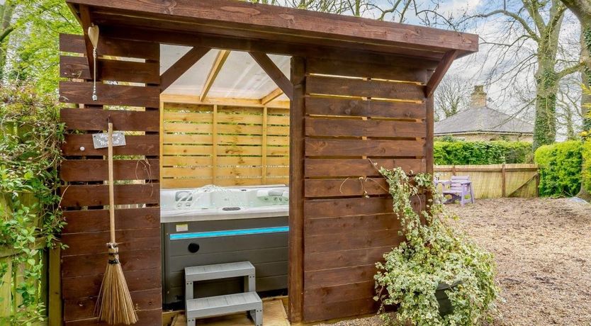 Photo of 1 Bed in Full Sutton