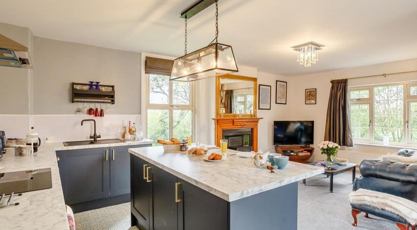 Photo of 1 Bed in Full Sutton