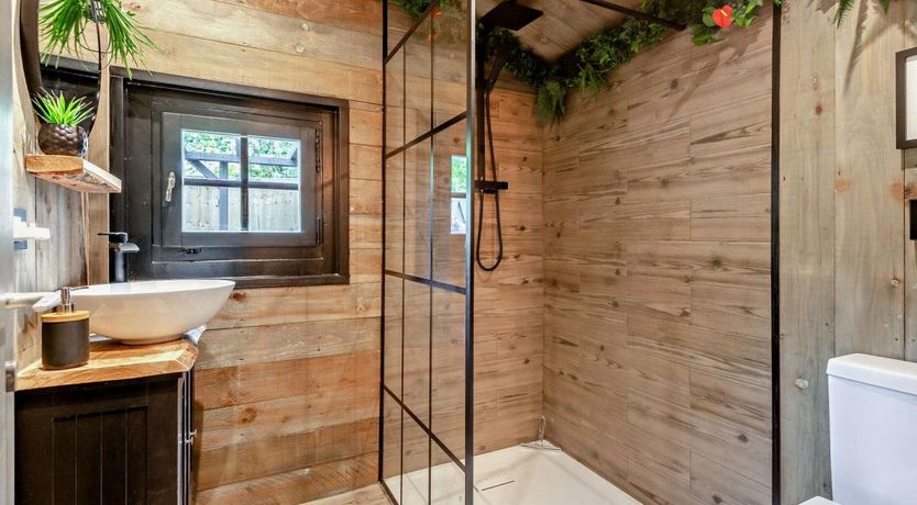 Photo of 1 Bed in Avon