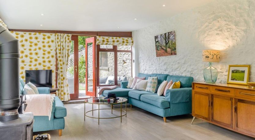 Photo of 2 Bed in Wormhill