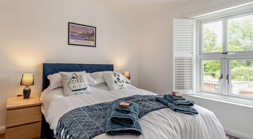 Photo of 3 Bed in Tenby