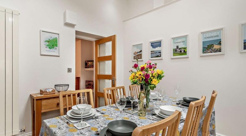 Photo of 3 Bed in Tenby