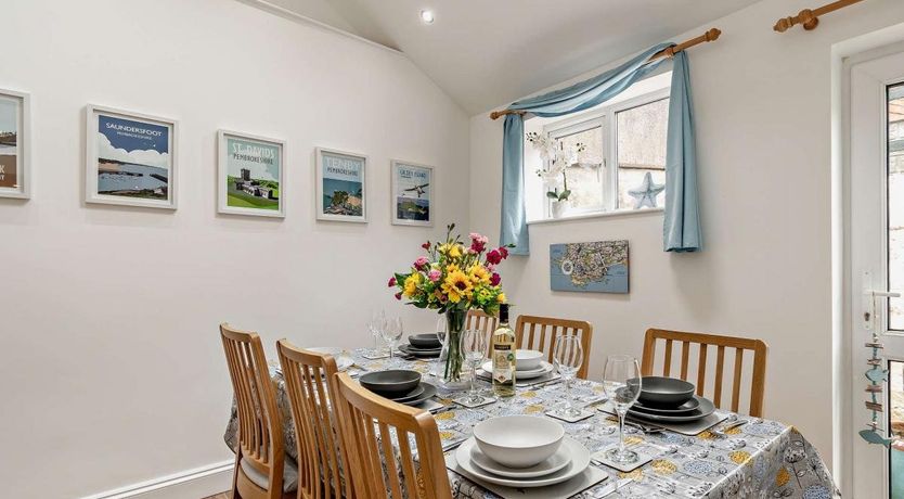 Photo of 3 Bed in Tenby