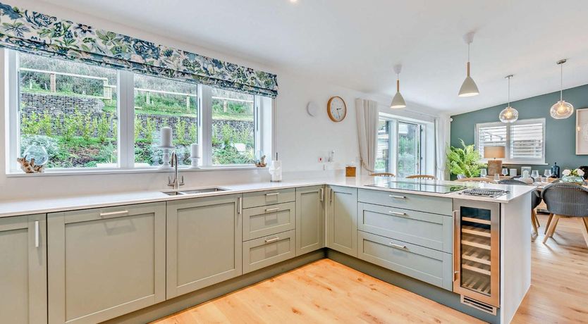 Photo of 4 Bed in Bideford