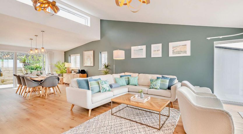 Photo of 4 Bed in Appledore